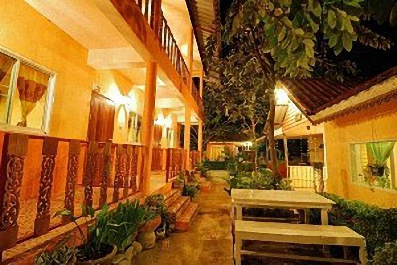 Ban Tonnam Resort Suan Phueng Exterior photo