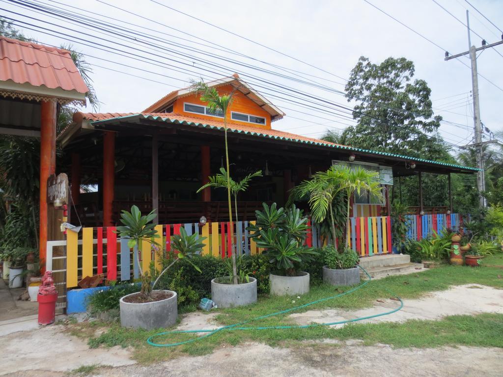 Ban Tonnam Resort Suan Phueng Exterior photo